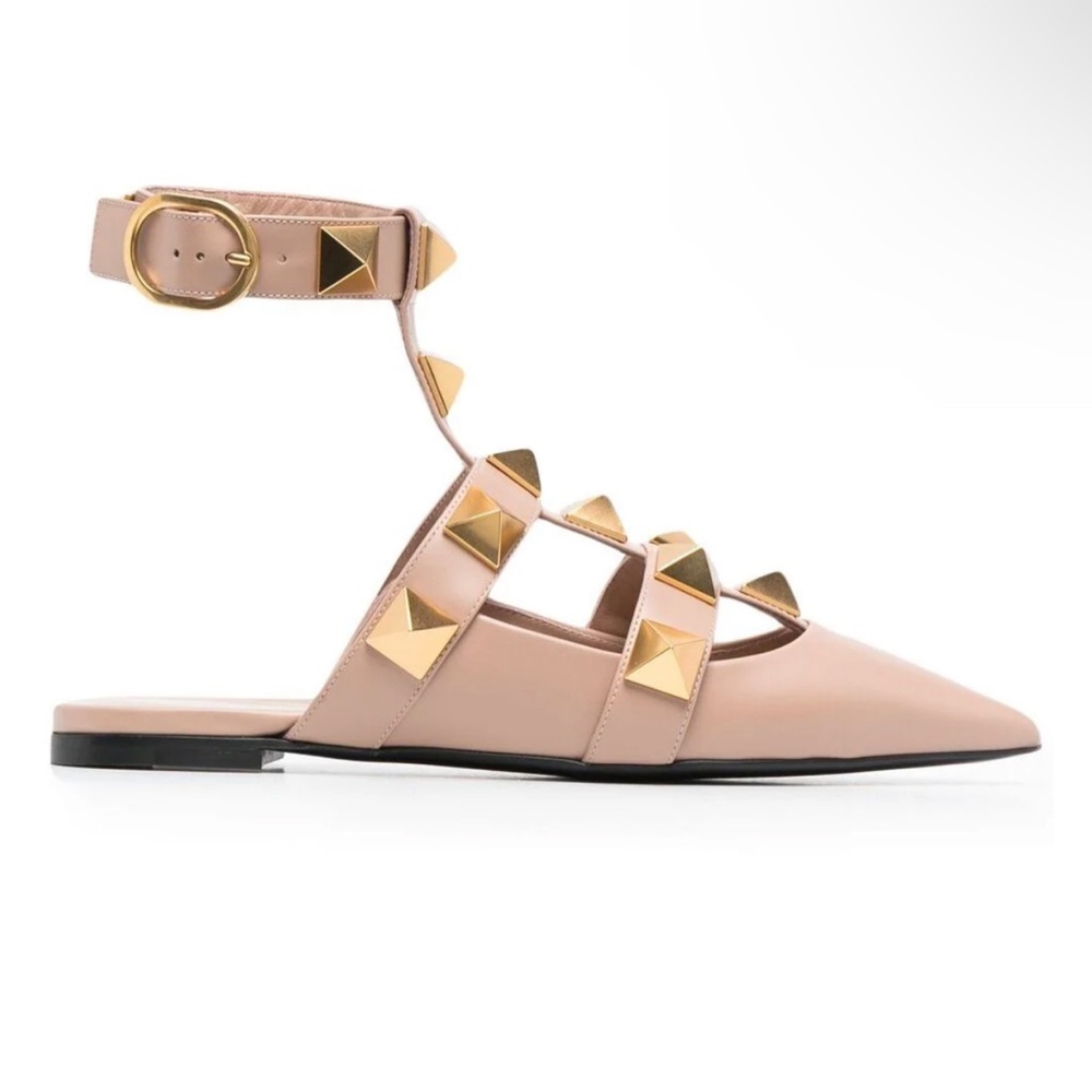 Valentino Garavani
Roman Stud pointed-toe ballerina shoes
